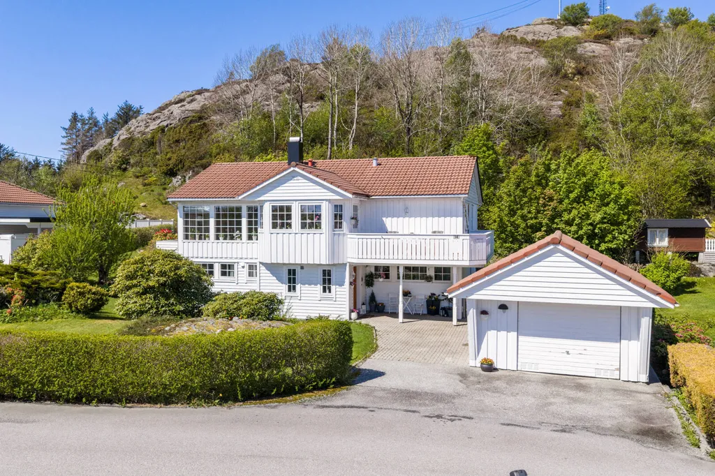 Esterno - Quiet Villa with Garden in Langevåg