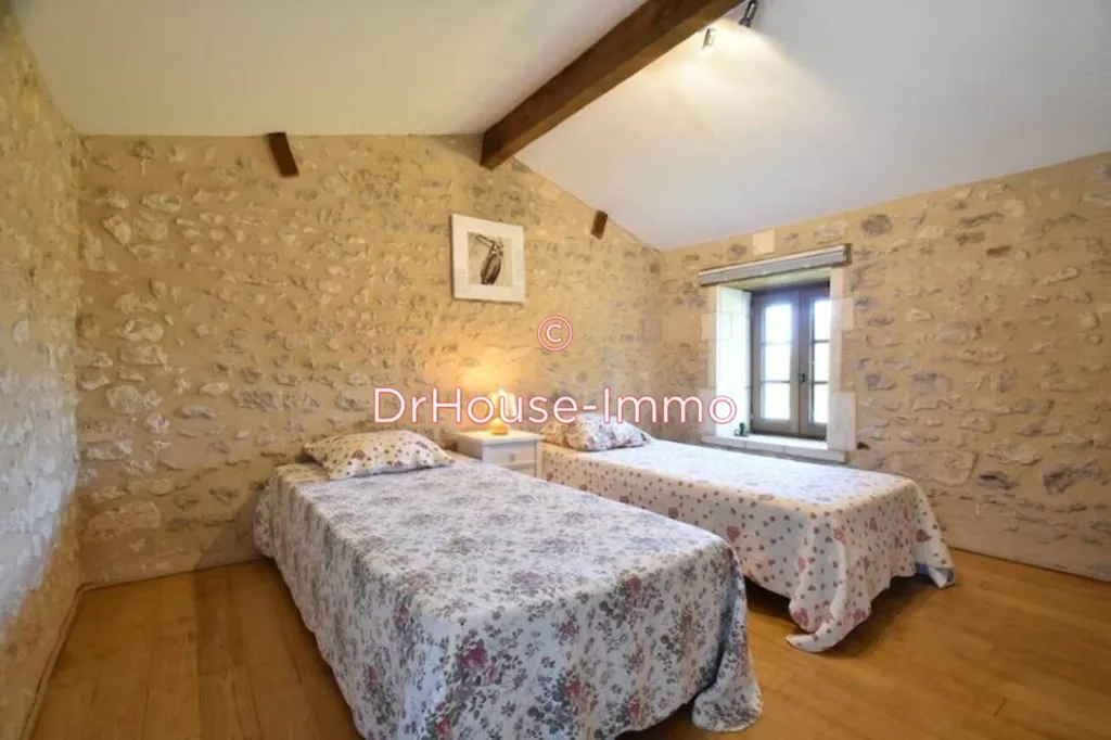 Chambres - Maison en Pierre avec Piscine à Verteillac