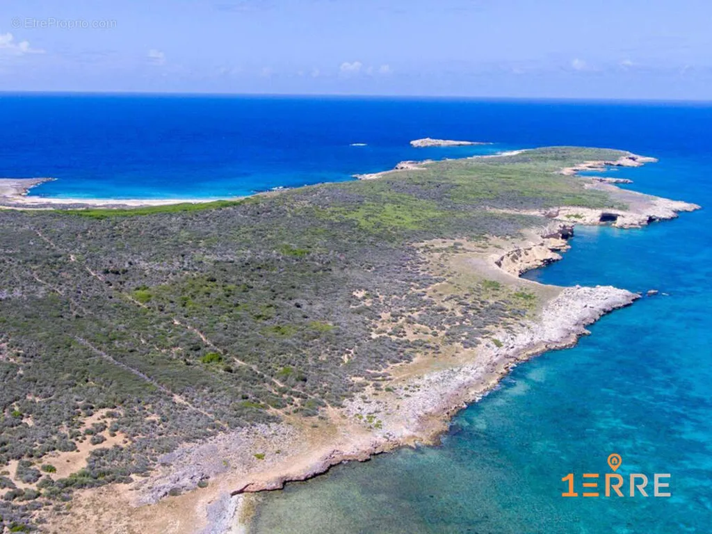 Õhuvaade - 220 Hectare Land with Bird Sanctuary in Anguilla
