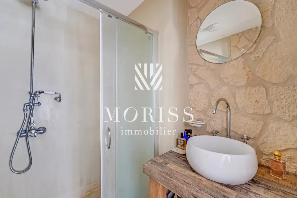 Bagni - Characterful Apartment in Condorcet/Martyrs