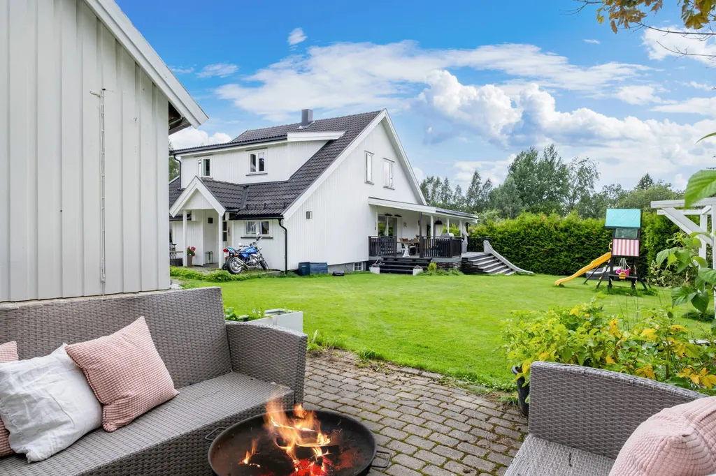 Giardino - Casa di 6 locali a Fjellhamar