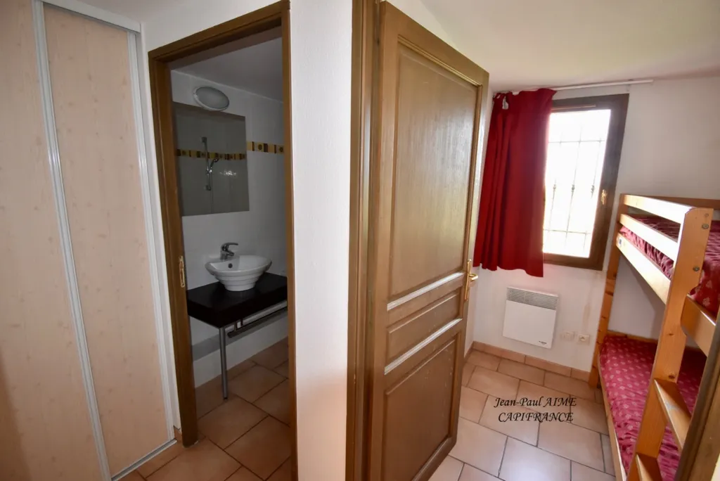 Chambres - Appartement Duplex avec Piscine à Barjac