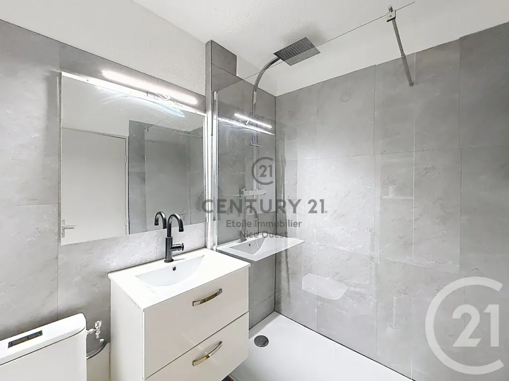 Vannitoad - Renovated 2-Bed Apartment near EDHEC in Nice