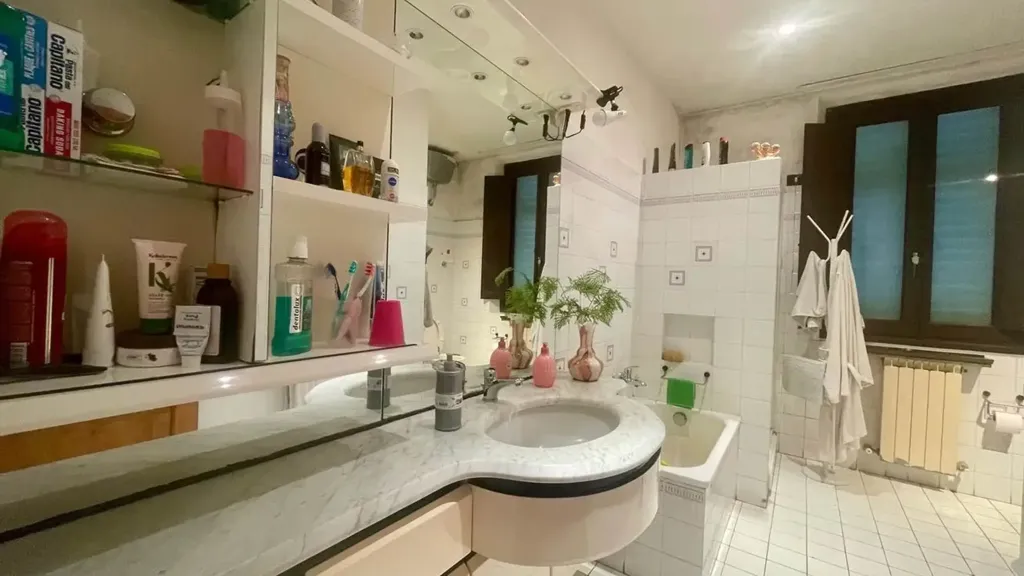 Salles de bain - Apartment with Cellar near Stadio, Montevarchi