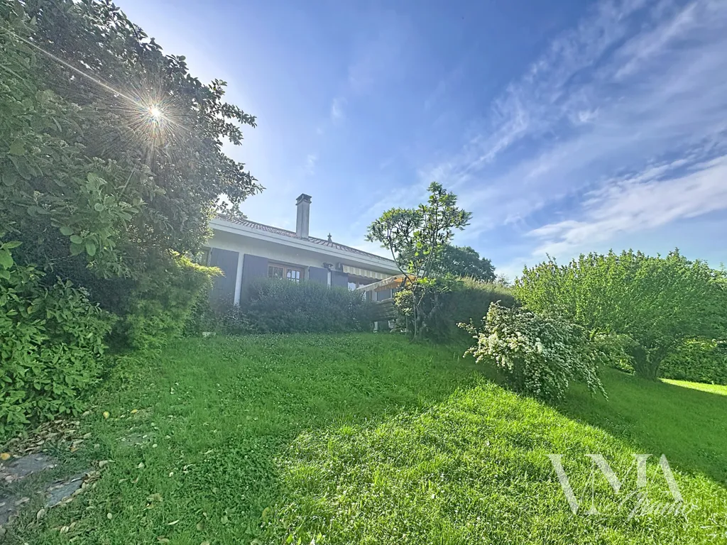 Aed - House with Garden on Large Parcel in Lissieu
