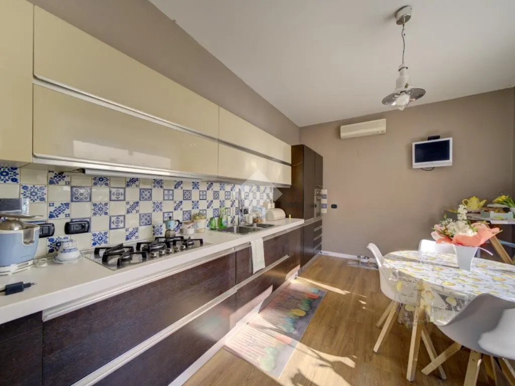 Cuisine - Panoramic Villa with Pool in Reano