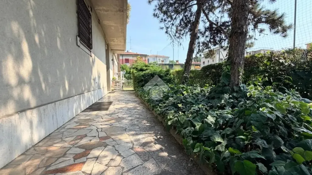 Giardino - Trilocale with Balcony in Brescia
