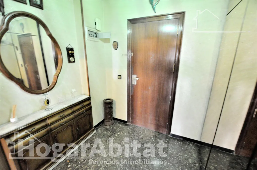 Vannitoad - Spacious Apartment with Balcony in Malilla, Valencia