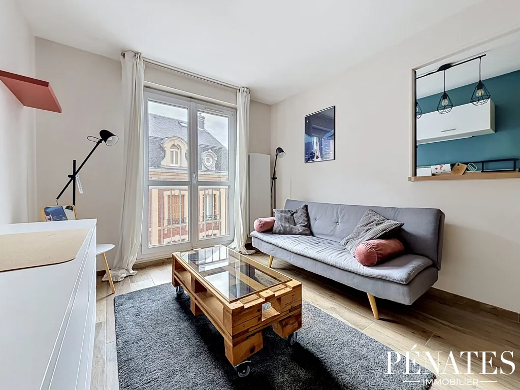 Living Room - Meubled 2-Bedroom Apartment in Rouen