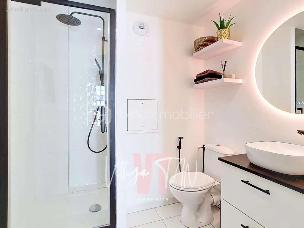 Bagni - 4-Bedroom Flat with Balcony in Chessy Centre