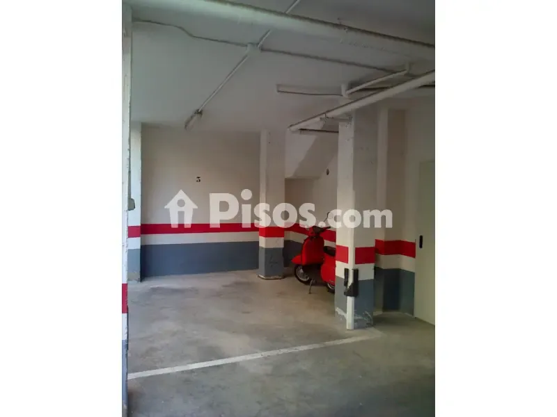 Garage - Bright Duplex Apartment with Terrace in San Pablo