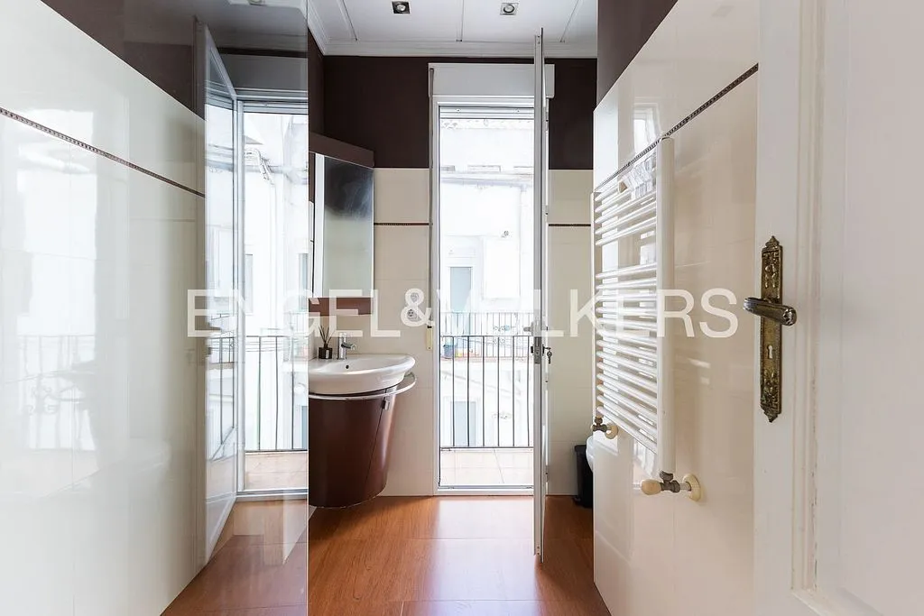 Salles de bain - Apartment with Balcony in Gran Vía, Valencia