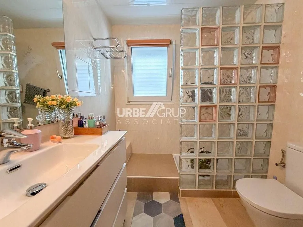Salles de bain - Luxury House with Pool in Castellbisbal