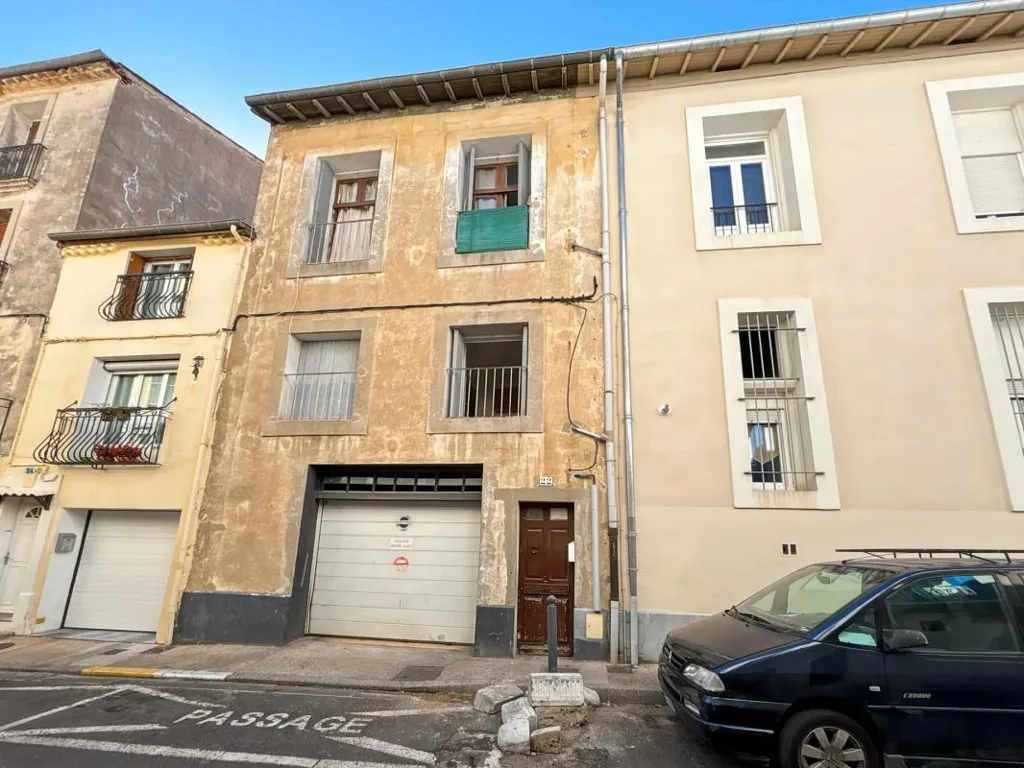 Extérieur - Immeuble de Rapport avec Balcon à Béziers