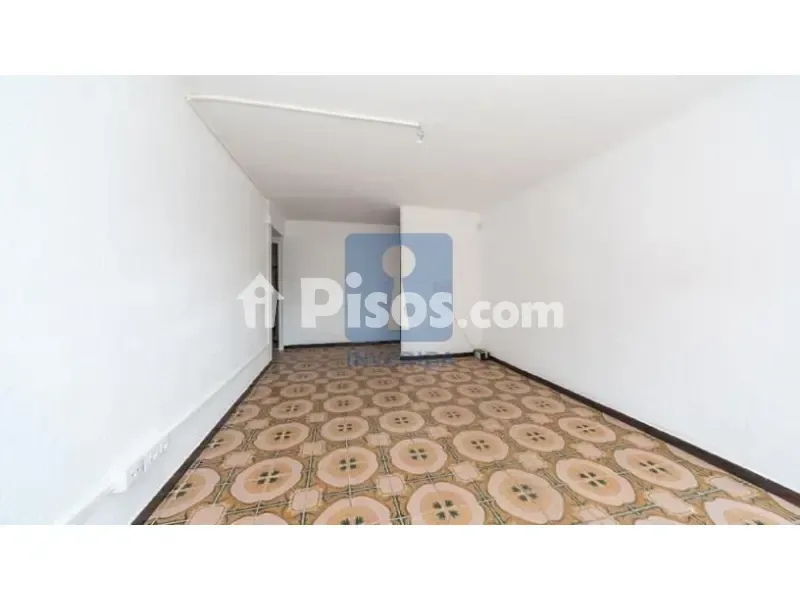 Pièces - Flat with Kitchen in Badalona
