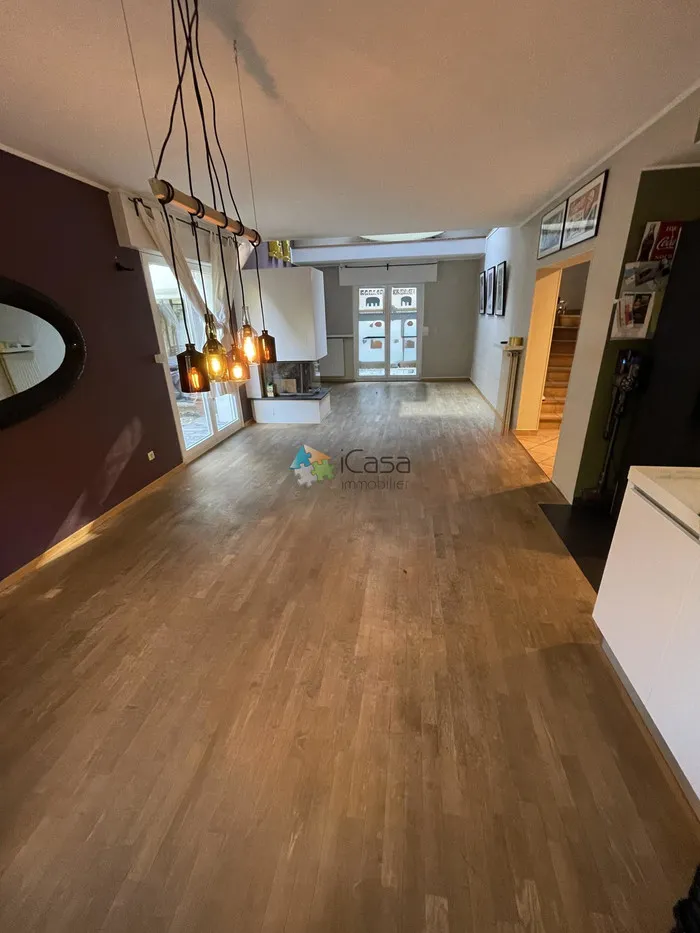 Séjour - Maison Jumelée avec Terrasse à Strassen