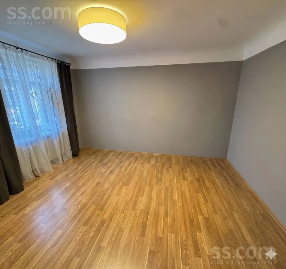 Elutuba - House with Development Potential in Bieriņi, Riga