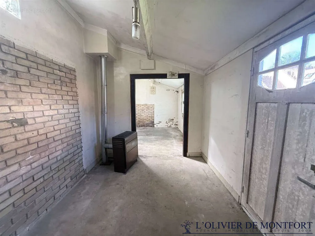 Garage - Constructible Plot with Balcony in Méré