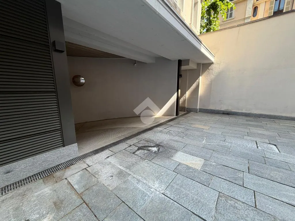 Aed - Parking Space in Central Torino