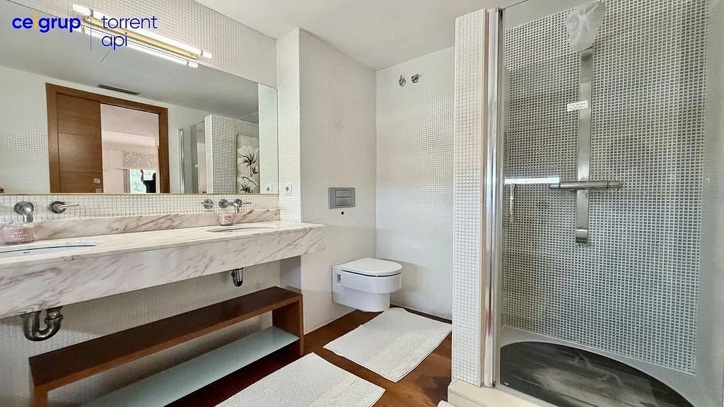 Salles de bain - Luxury Detached House with Pool in L'Escala