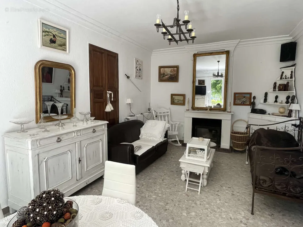 Elutuba - Historic Property with Pool and View near Vaison