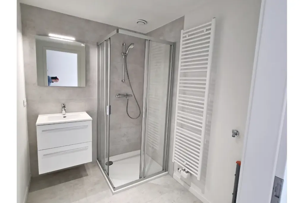 Vannitoad - New Studio with Balcony in Seraing