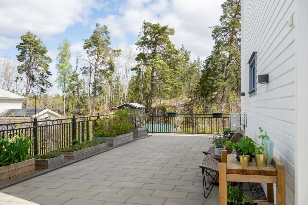 Terrass - Modern Terraced House with Terrace in Högmora