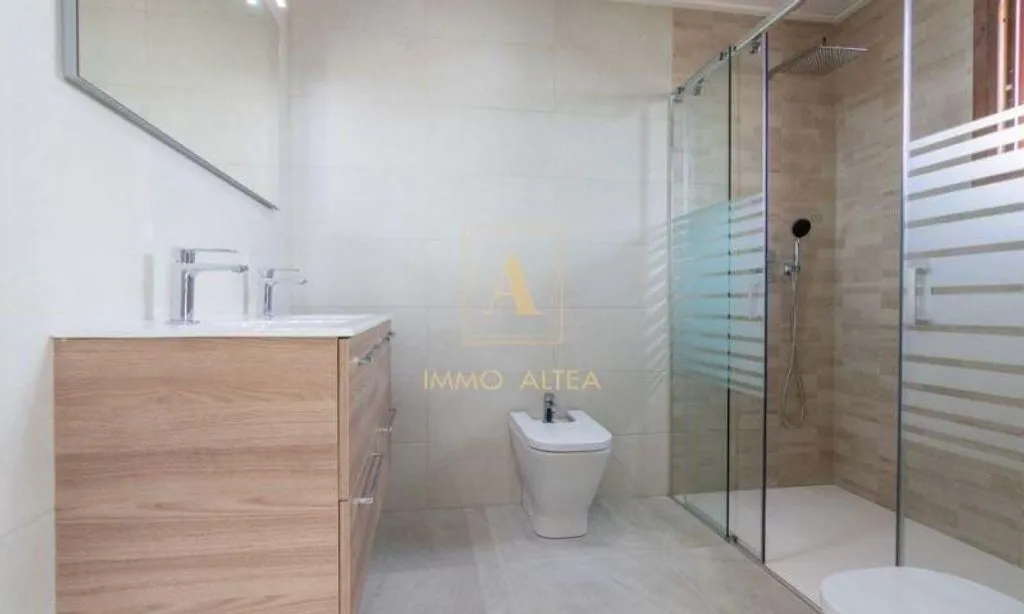 Salles de bain - New Villa with Private Pool in Los Altos