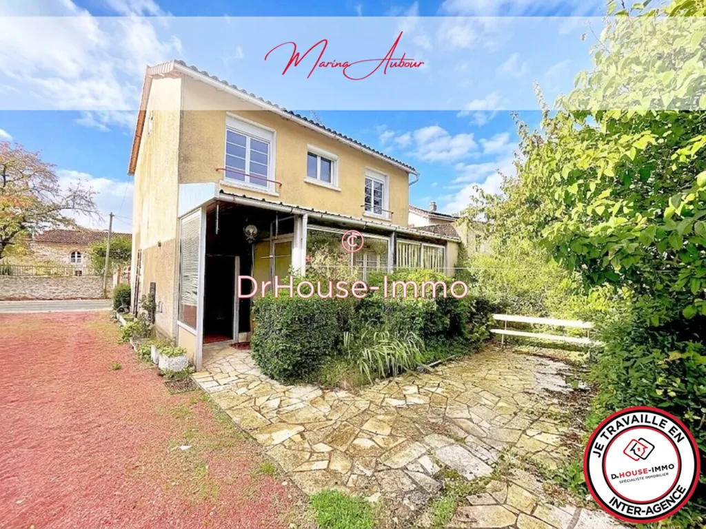 Extérieur - Maison avec Dépendances à Vouillé