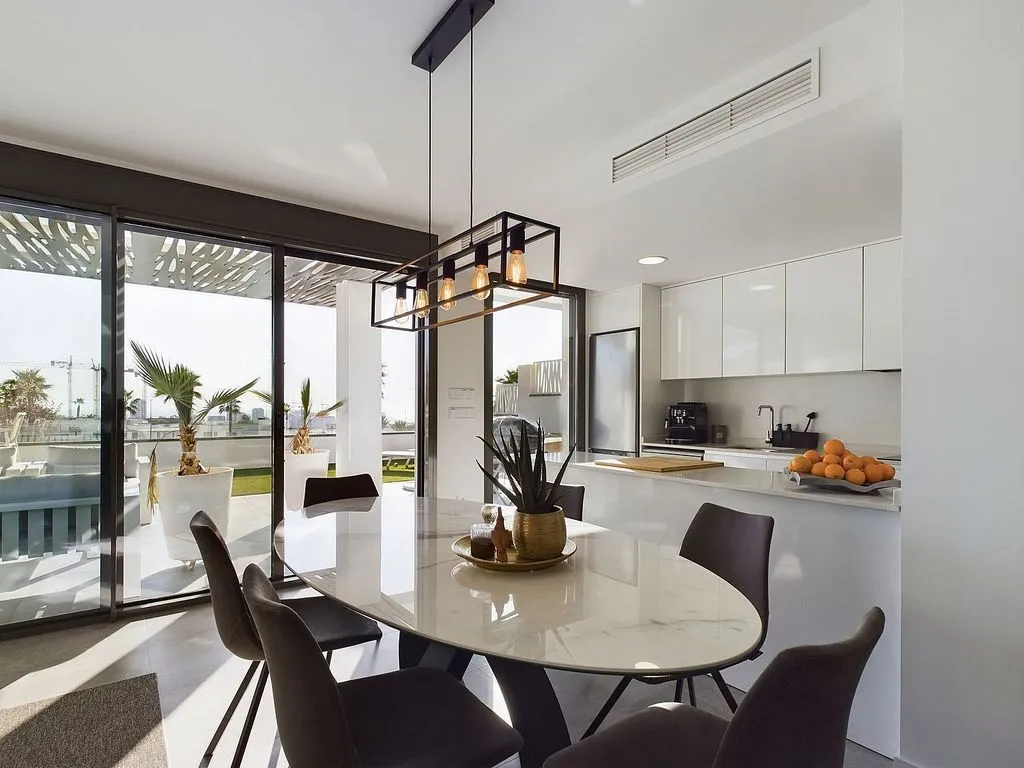 Söögituba - Penthouse with Pool in Cala de Finestrat