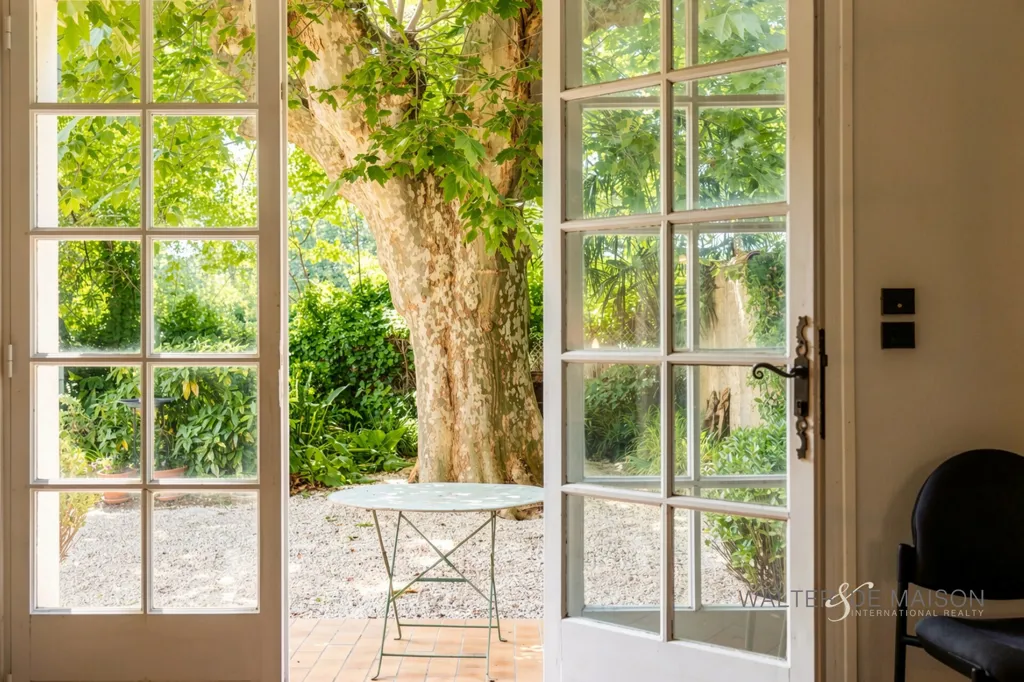 Terrace - Villa with Independent Apartment in Le Pradet