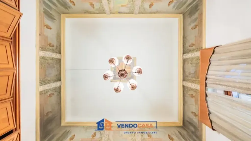 Entrée - Historic Luxury Apartment in Florence
