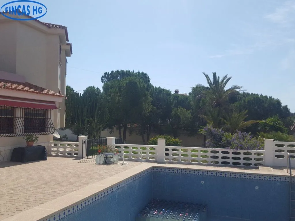 Piscine - Luxury Villa with Pool in Alicante