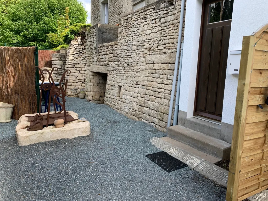 Giardino - 3-Bedroom Apartment with Parking in Niort