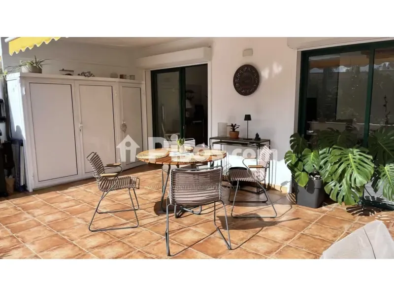 Terrace - Modernised Flat with Pool in La Paz