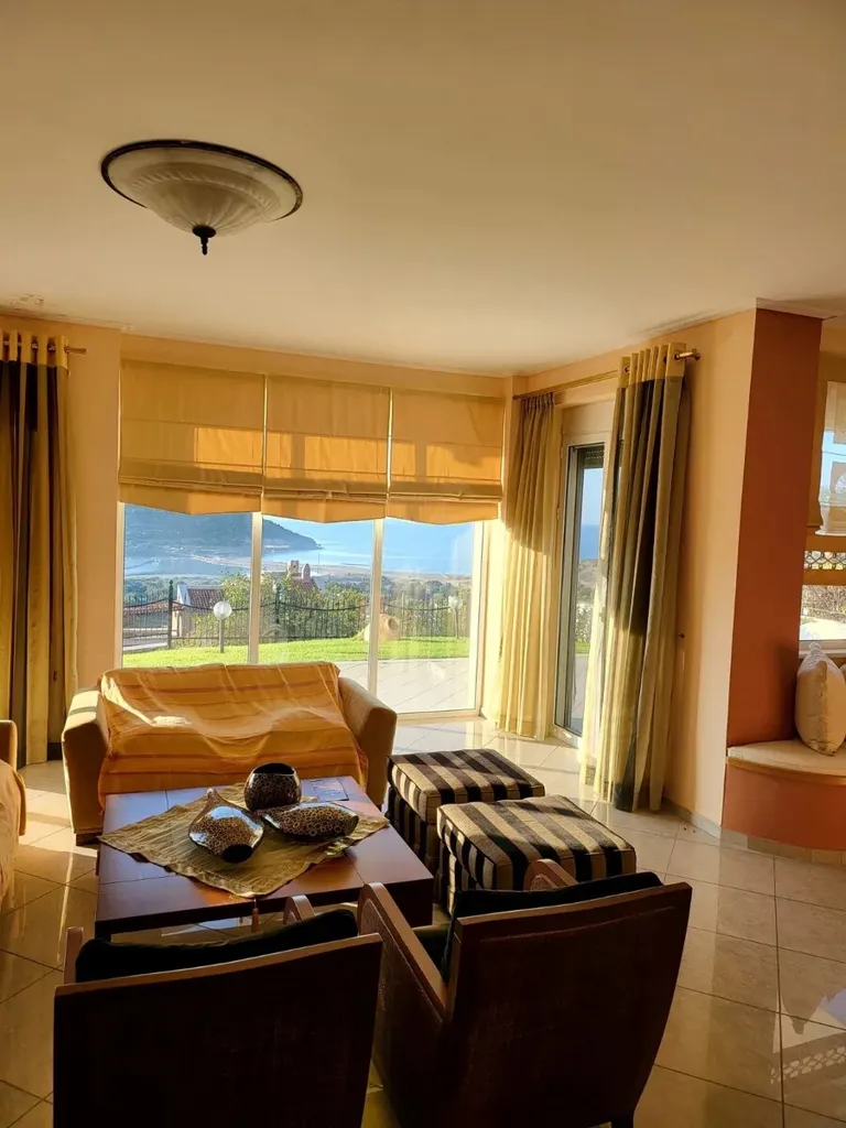 Elutuba - Luxury Villa with Sea View in Anavyssos