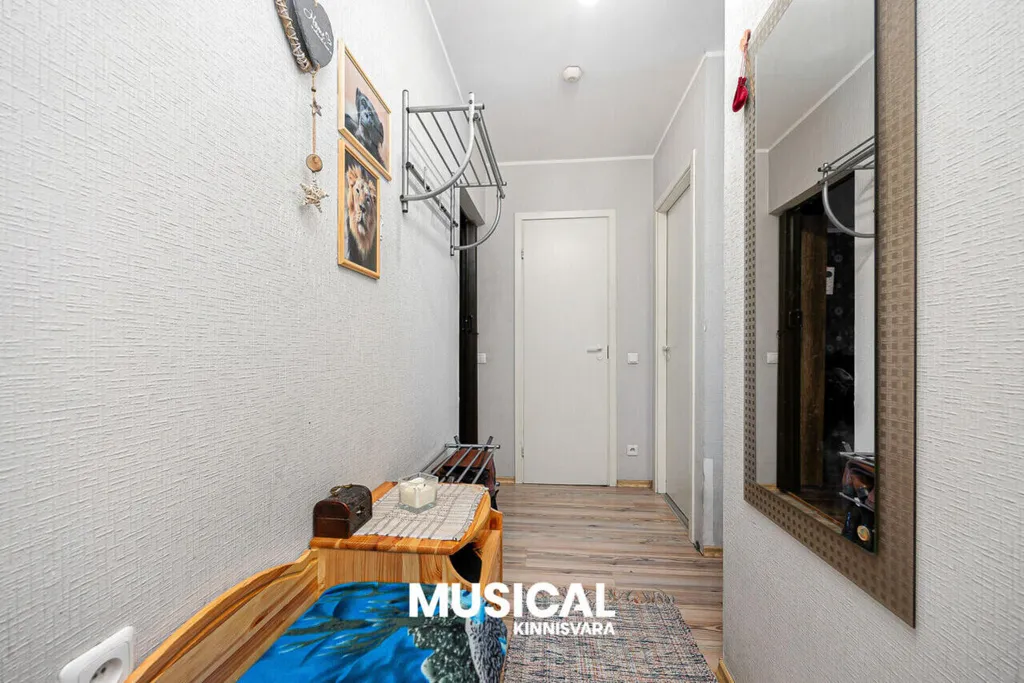 hallway_entrance