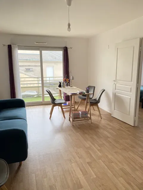 Elutuba - 2-Bedroom Apartment with Balcony in Pont-Neuf