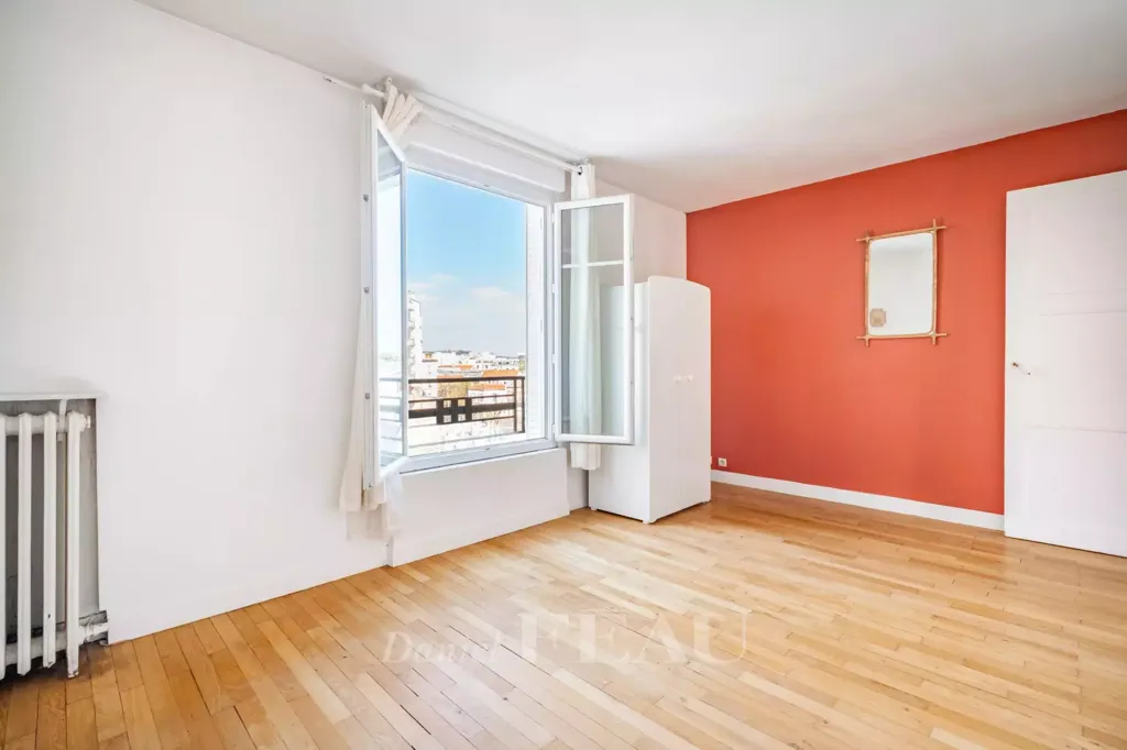 Rooms - Dual-Aspect Apartment in Denfert Rochereau