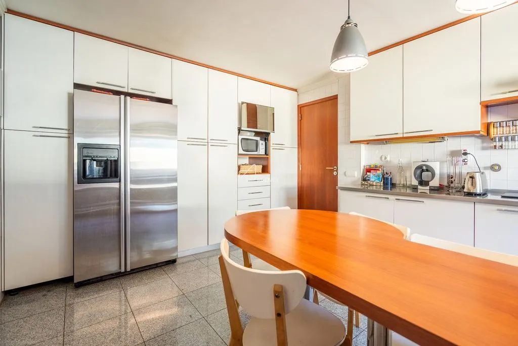 Cuisine - Luxury Villa with Pool in Guia, Lisbon