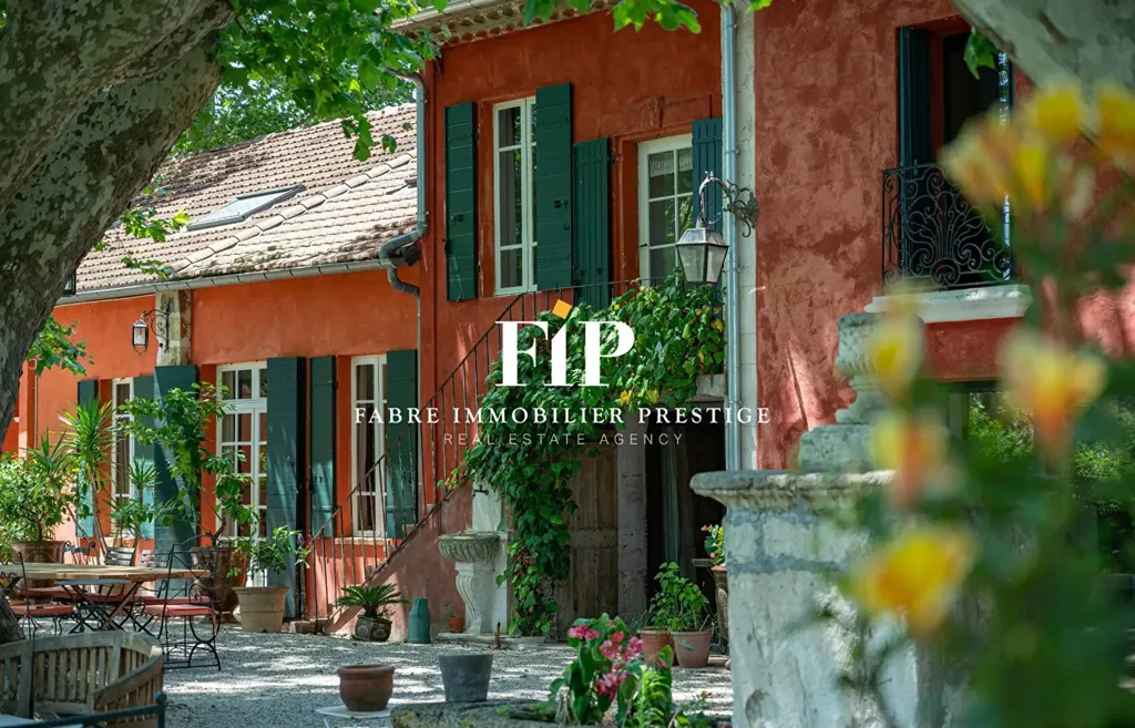 Terrass - Luxurious Estate with Pools in Eygalières
