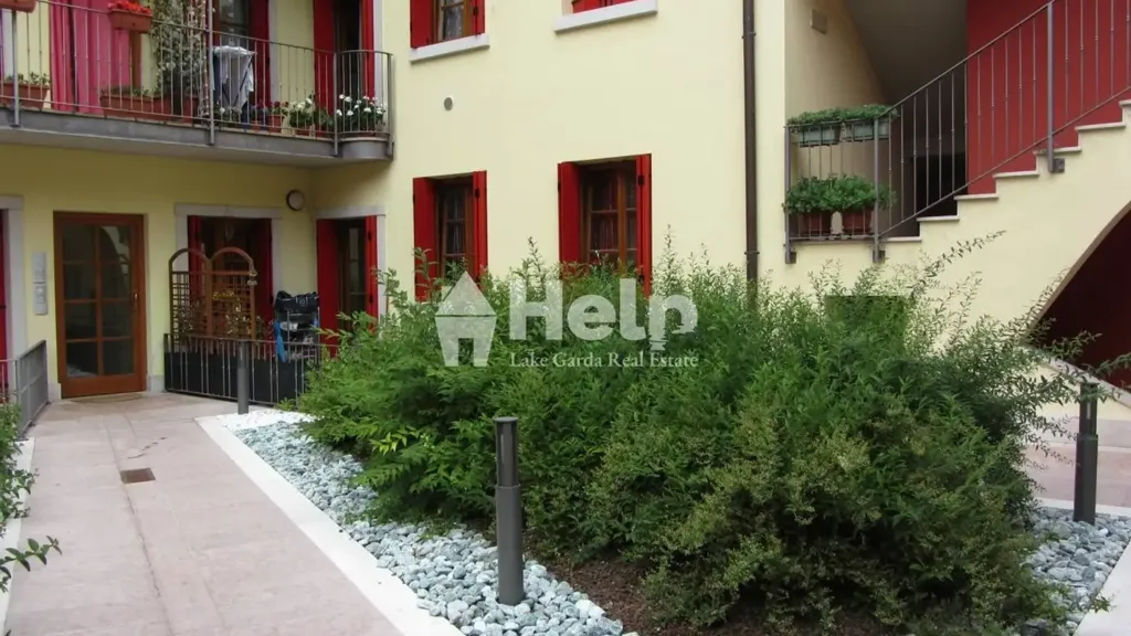 Jardin - Armed Trilocale with Private Garden in Mori