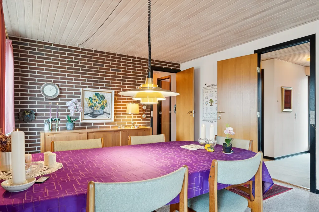 Söögituba - Well-Maintained Villa with Carport in Viborg