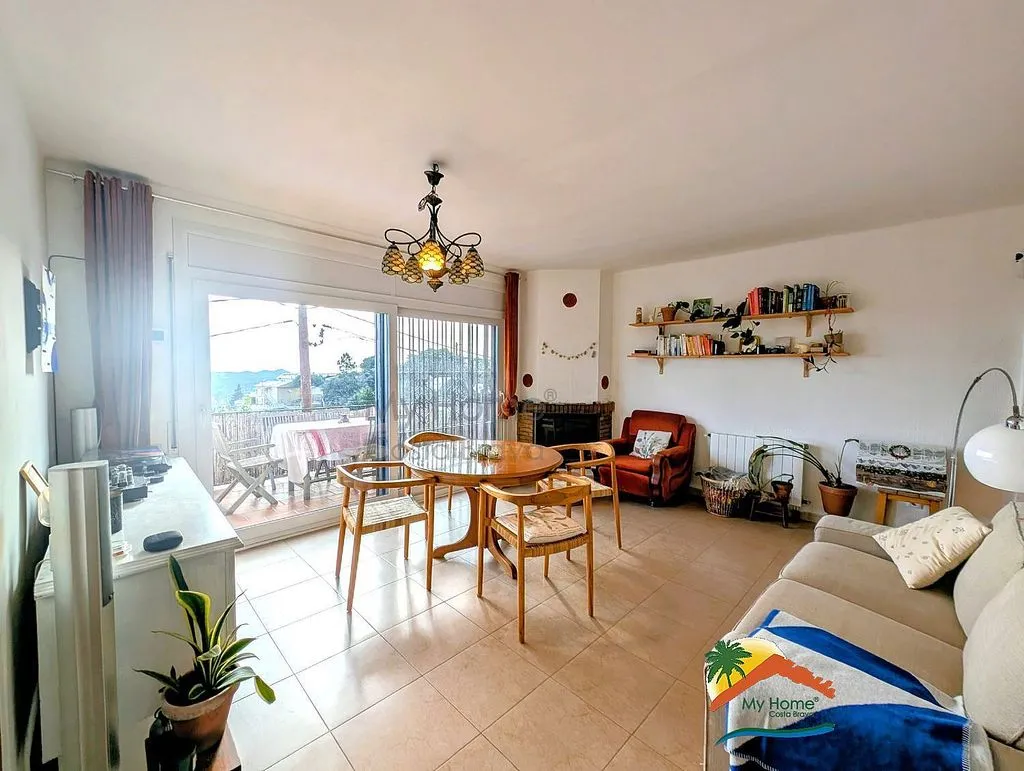 Séjour - Chalet with Sea and Mountain Views in Lloret Blau
