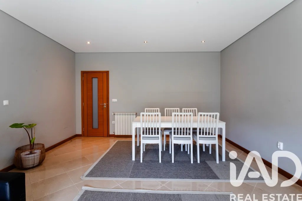 Salle à manger - T3 Apartment with Private Terrace in Pardilhó Centre
