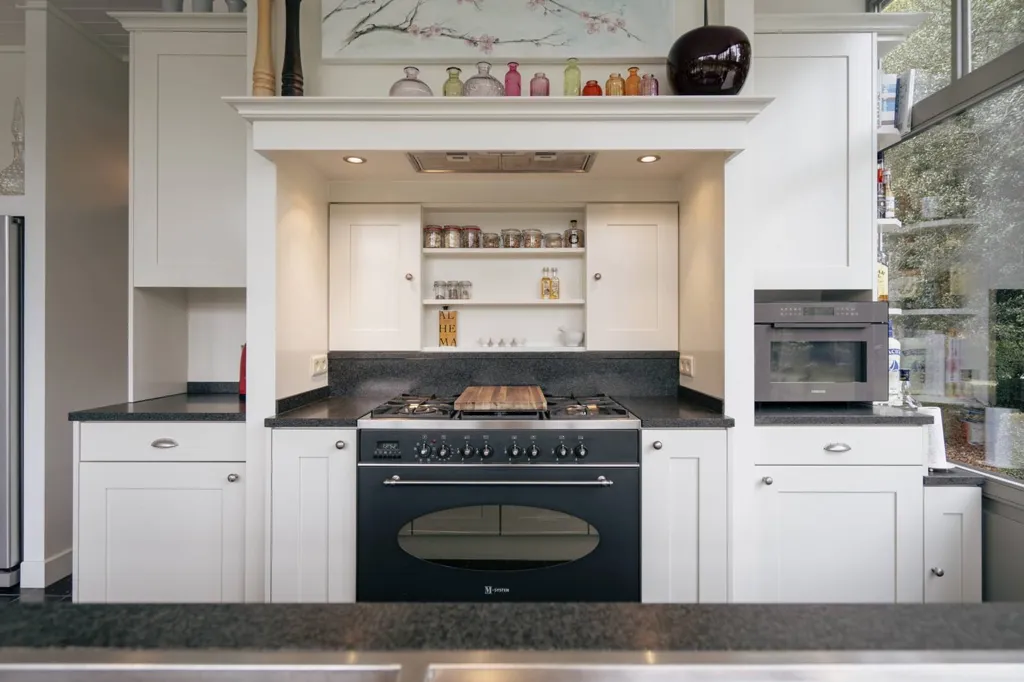 Cuisine - Maison Art Déco avec Piscine à Waregem