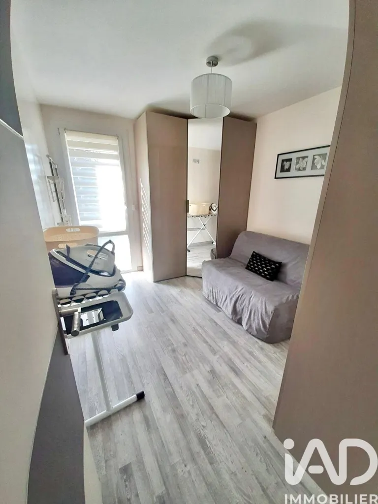 Magamistoad - Fully Renovated Flat with Balcony in Aisne