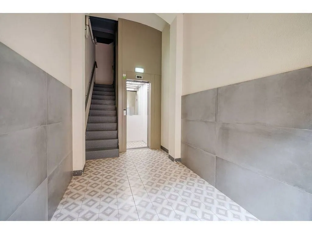 Esik - Duplex with Balcony in Eixample Sud, Girona