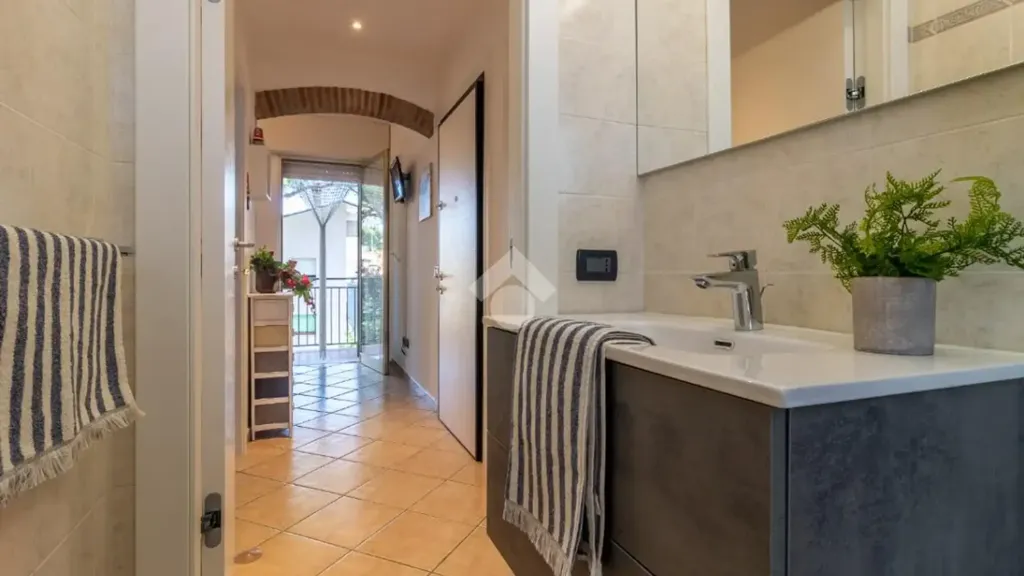 Bathrooms - Trilocale with Sea View in Pinarella