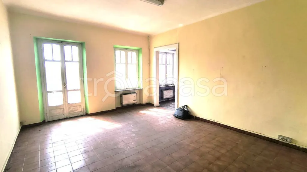 Toad - Triplex Apartment with Balconies in Chivasso